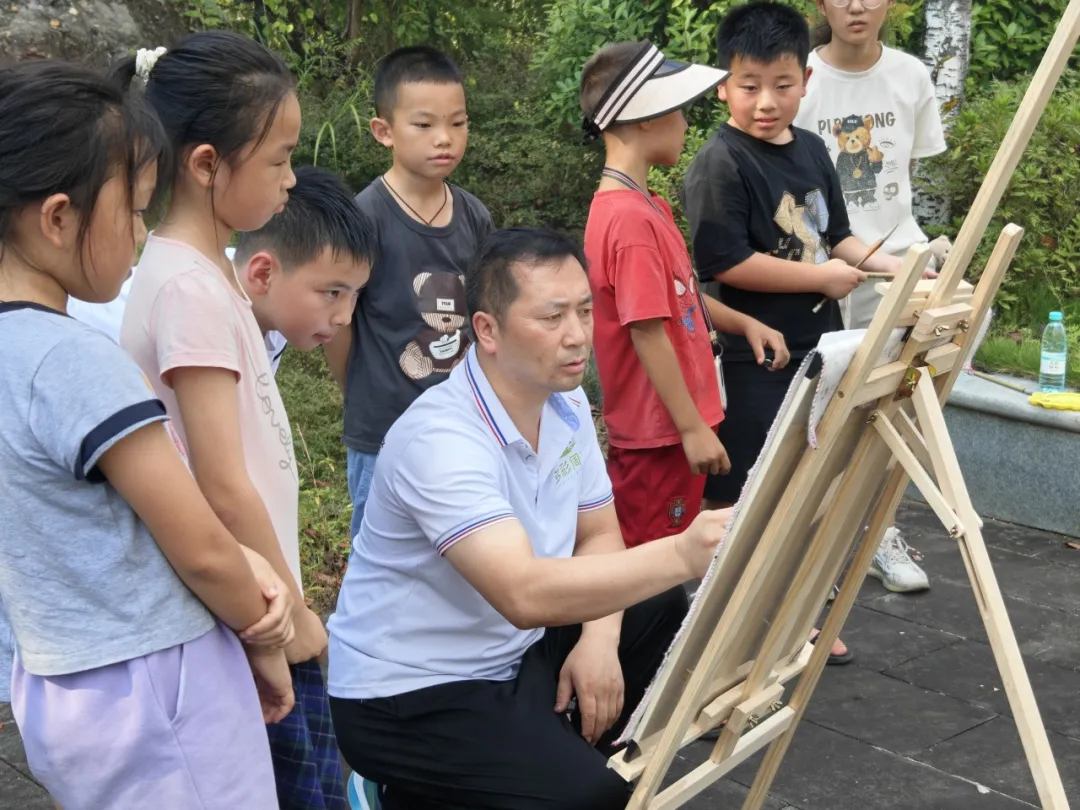 【儿童发展】2025年贵州省培育发展社区社会组织项目 | “童彩周末·青绿入画野趣生”儿童水墨画兴趣课堂(四)